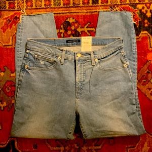 Last Call!!! NWT Lucky Brand Mid Rise Ava Crop 10